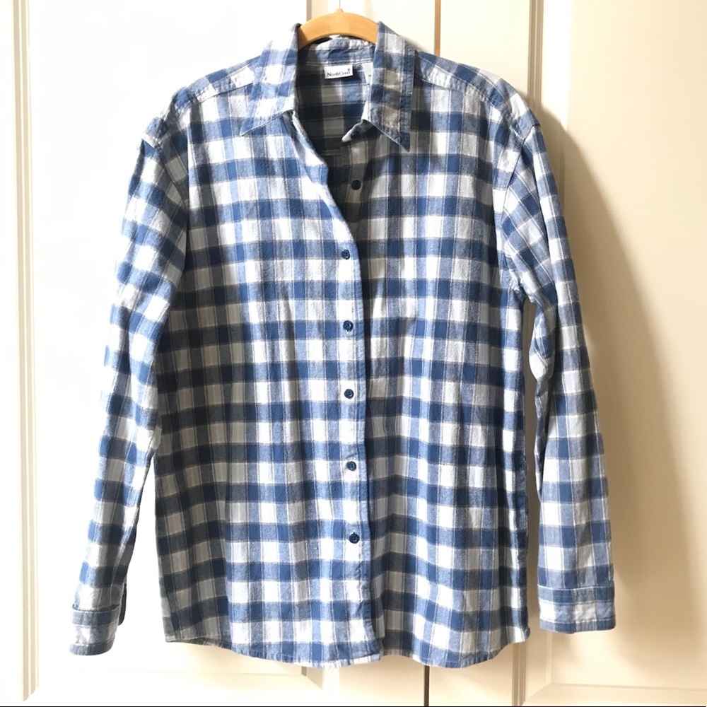 Like New Northcrest blue plaid button down shirt